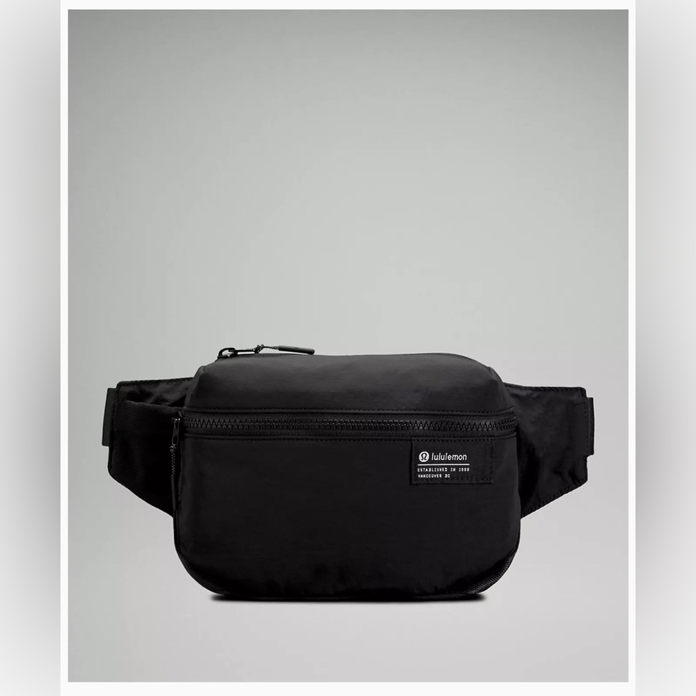 Lululemon Clean Lines Belt Bag - Black